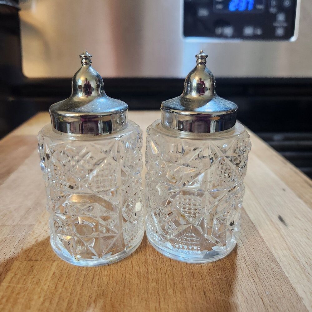 Vintage Clear Glass Star of David Salt & Pepper Shaker Set 4” Mid-Century